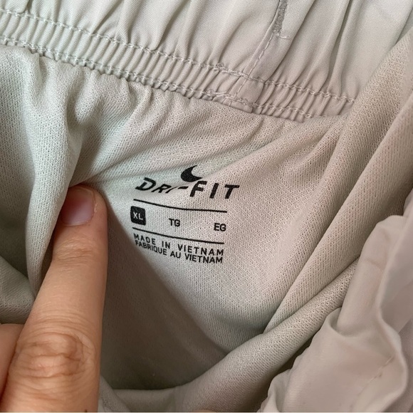 [Nike] Women's Light Gray & Orange Elastic Waist Drawstring Athletic Shorts - Picture 4 of 8